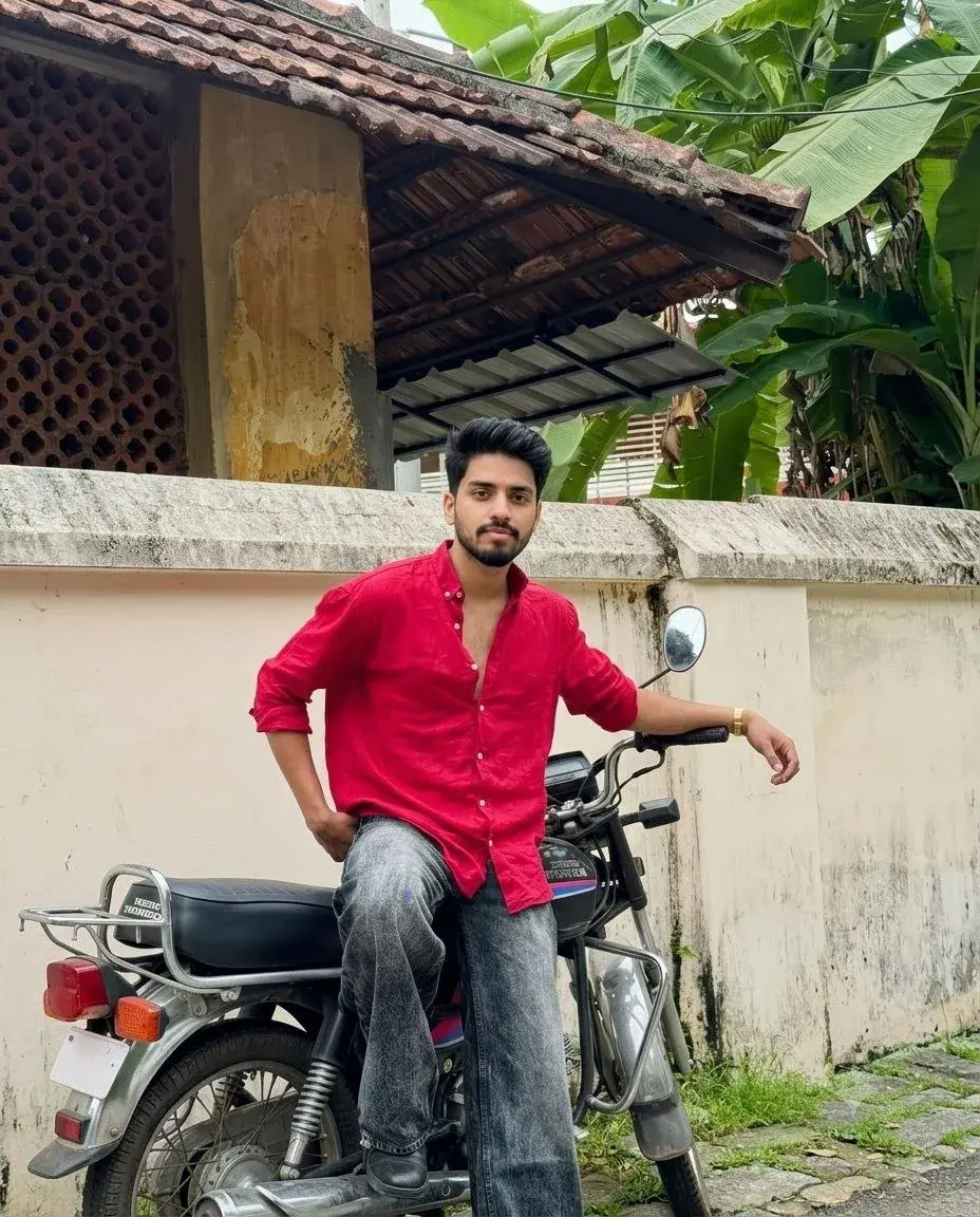 DSLR Outdoor Bike Portrait
