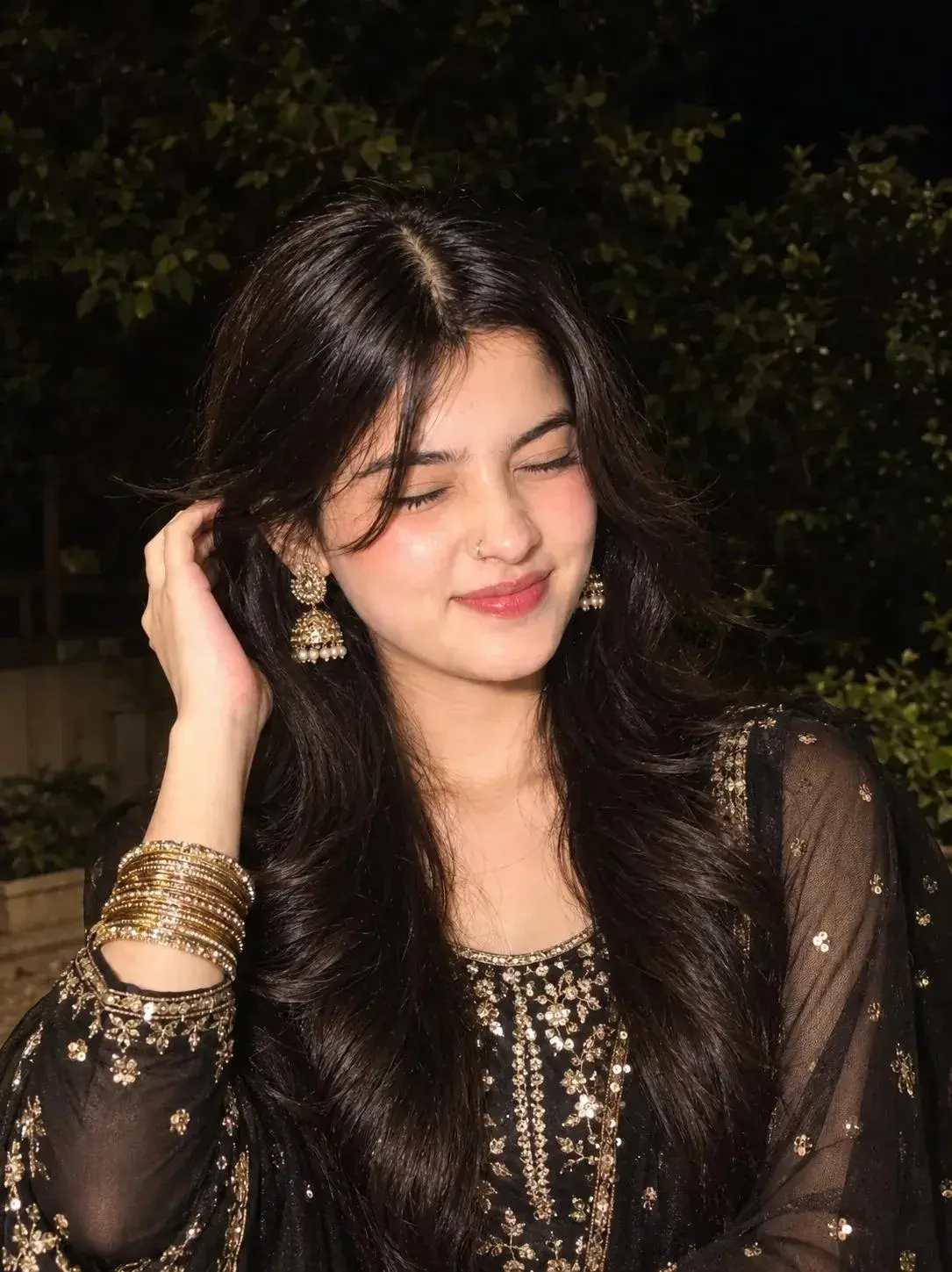Elegant Black & Gold Night Portrait — Ultra-Realistic Photography