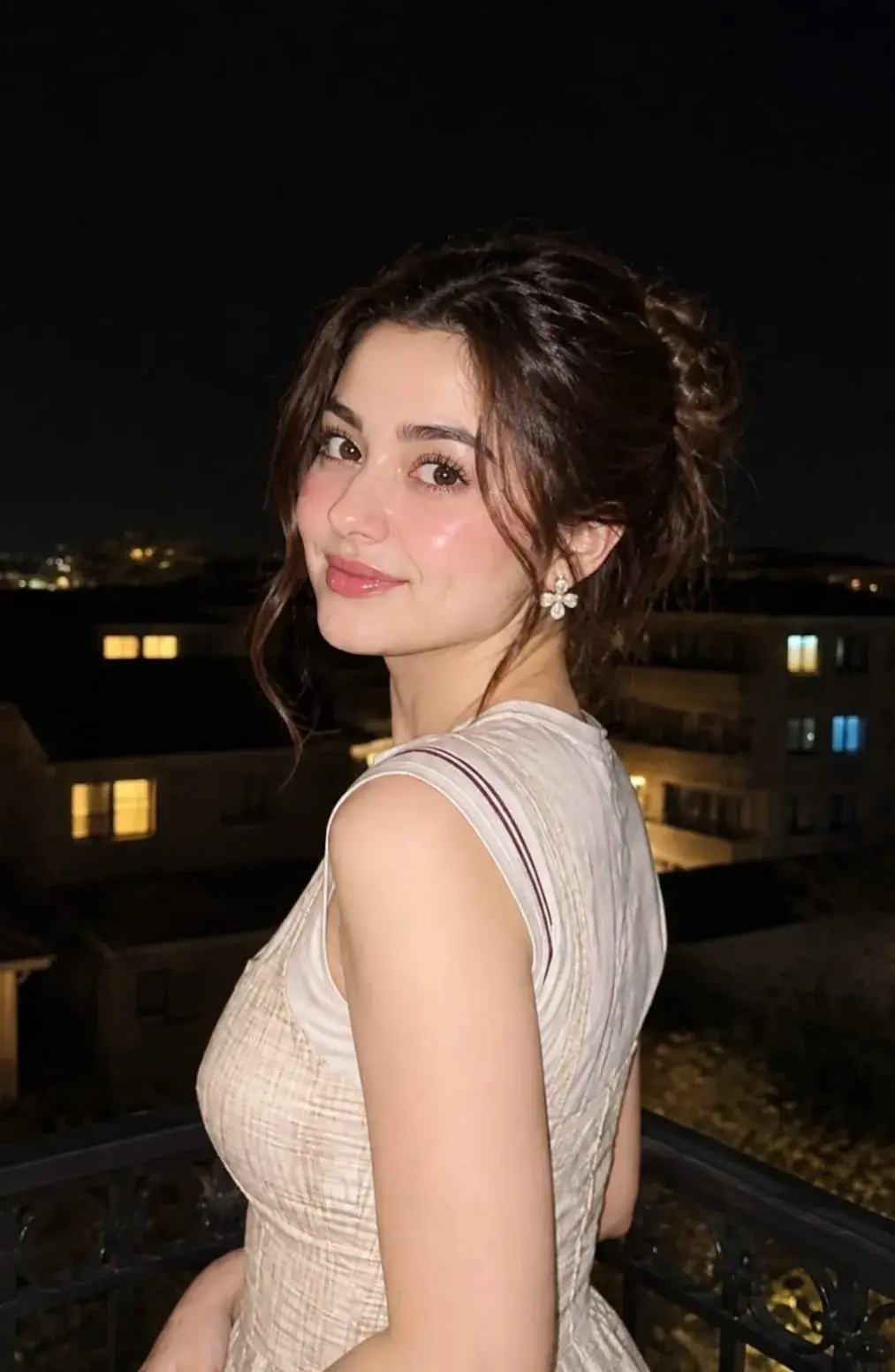Elegant Hania Aamir-Inspired Night Portrait