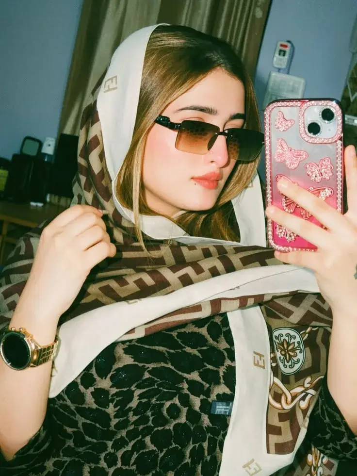 Indoor Mirror Selfie – Scarf & Sunglasses Style Iphone