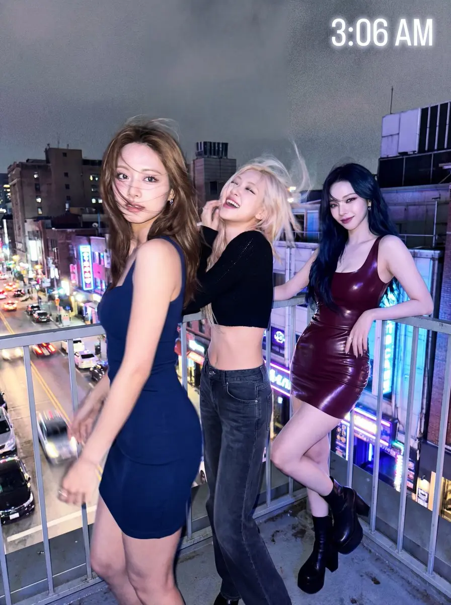K-Pop Idols On Rooftop At 3 Am
