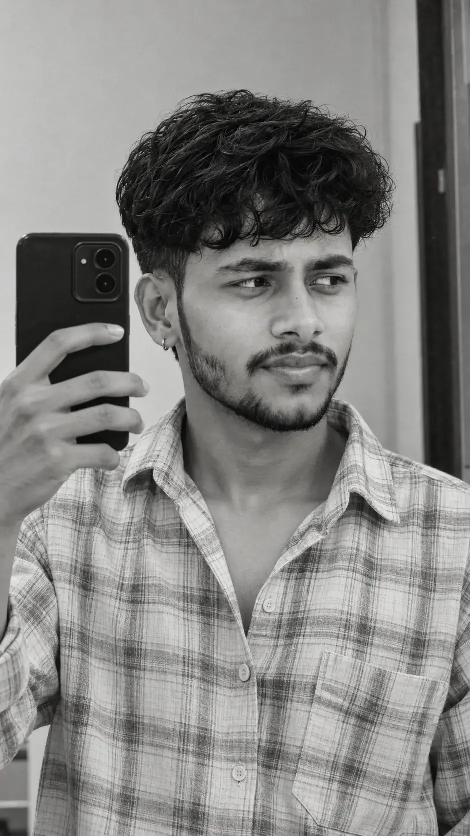 Monochrome Mirror Mood