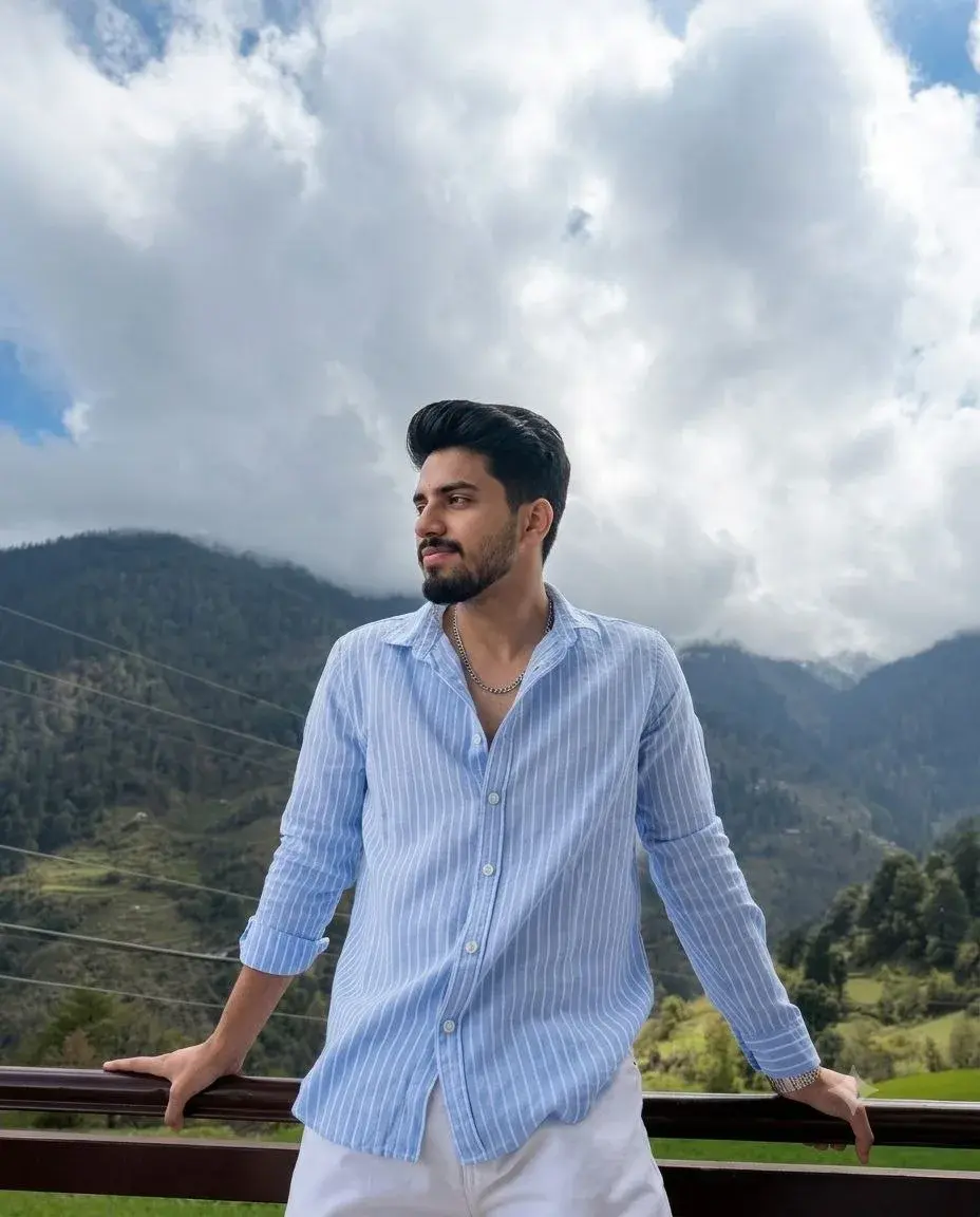 Mountain Travel Portrait Prompt