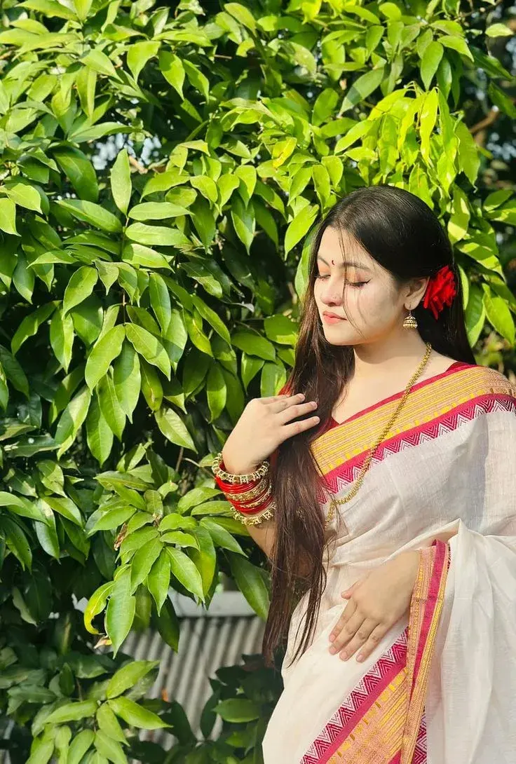 Nature’s Grace | Elegant Traditional Indian Portrait