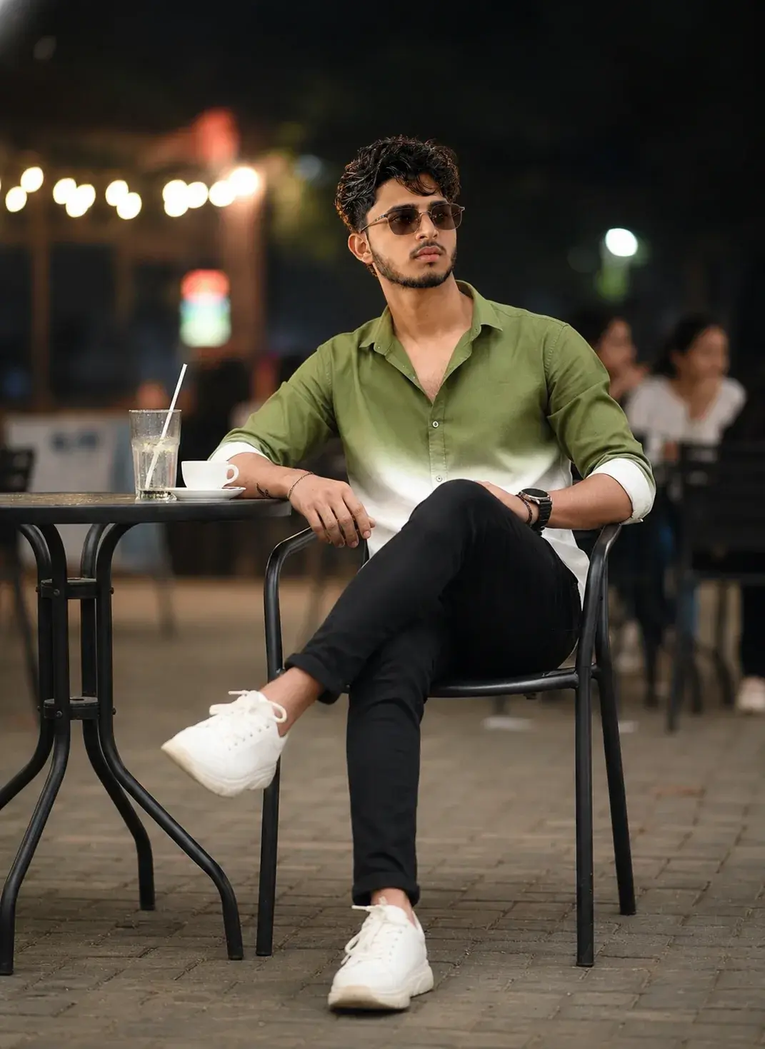Night Café Look – Realistic Identity Swap