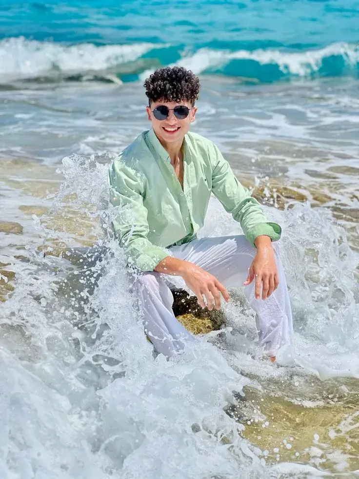 Ocean Breeze 🌊 | Summer Beach Vibes – Aesthetic Portrait Photography