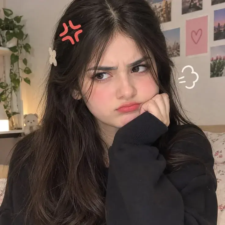 Pretty Little Pout 🎀