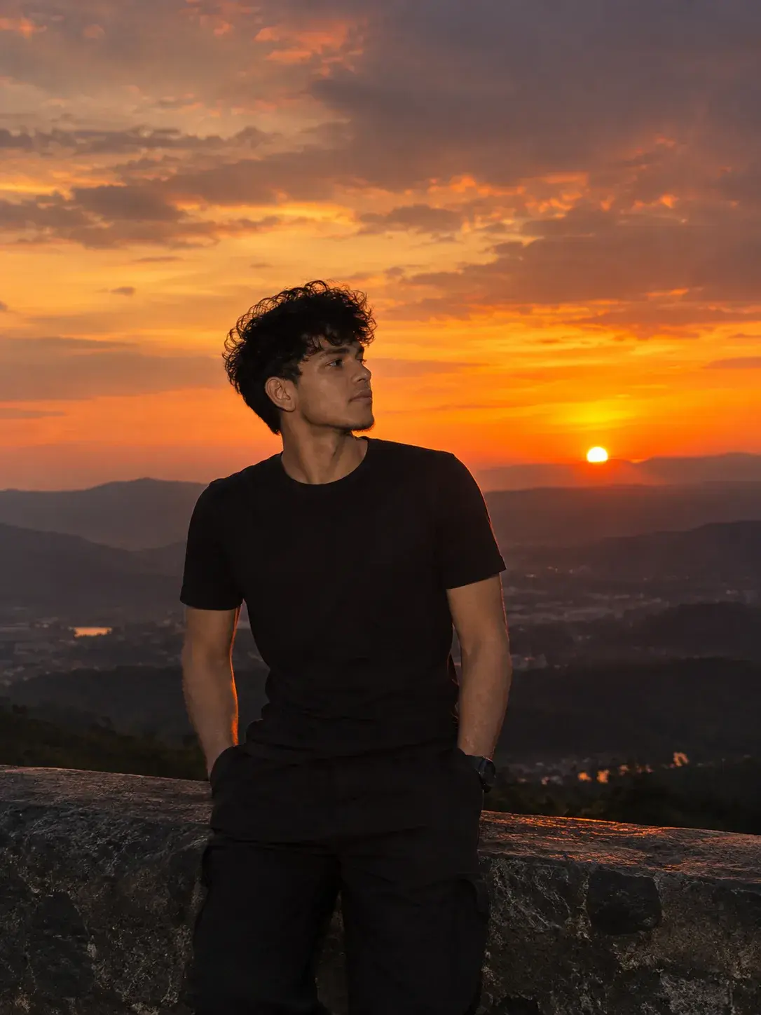 🌅 Sunset Silhouette