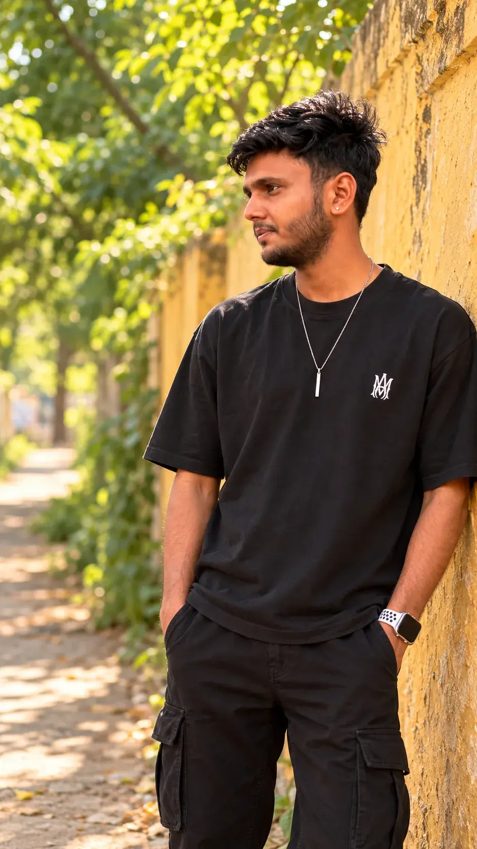 📸 Ultra-Realistic 4K Outdoor Portrait Prompt — Black Streetwear Aesthetic Aspect Ratio: 9:16 | Resolution: