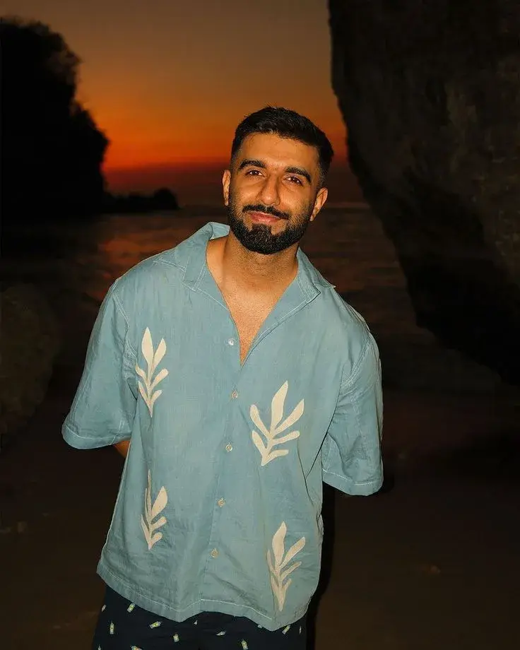 📸 Ultra-Realistic 4K Sunset Beach Portrait Prompt