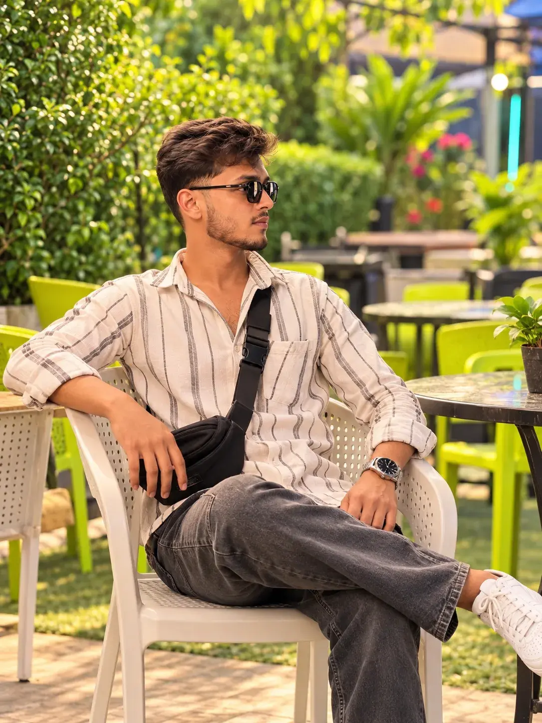 📸 Ultra-Realistic Outdoor Café Streetwear Portrait Prompt