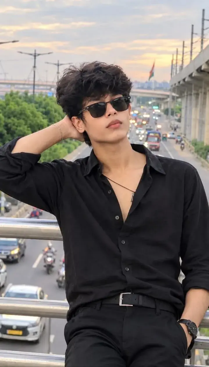 Urban Black Style – Sunset City Vibes 🖤