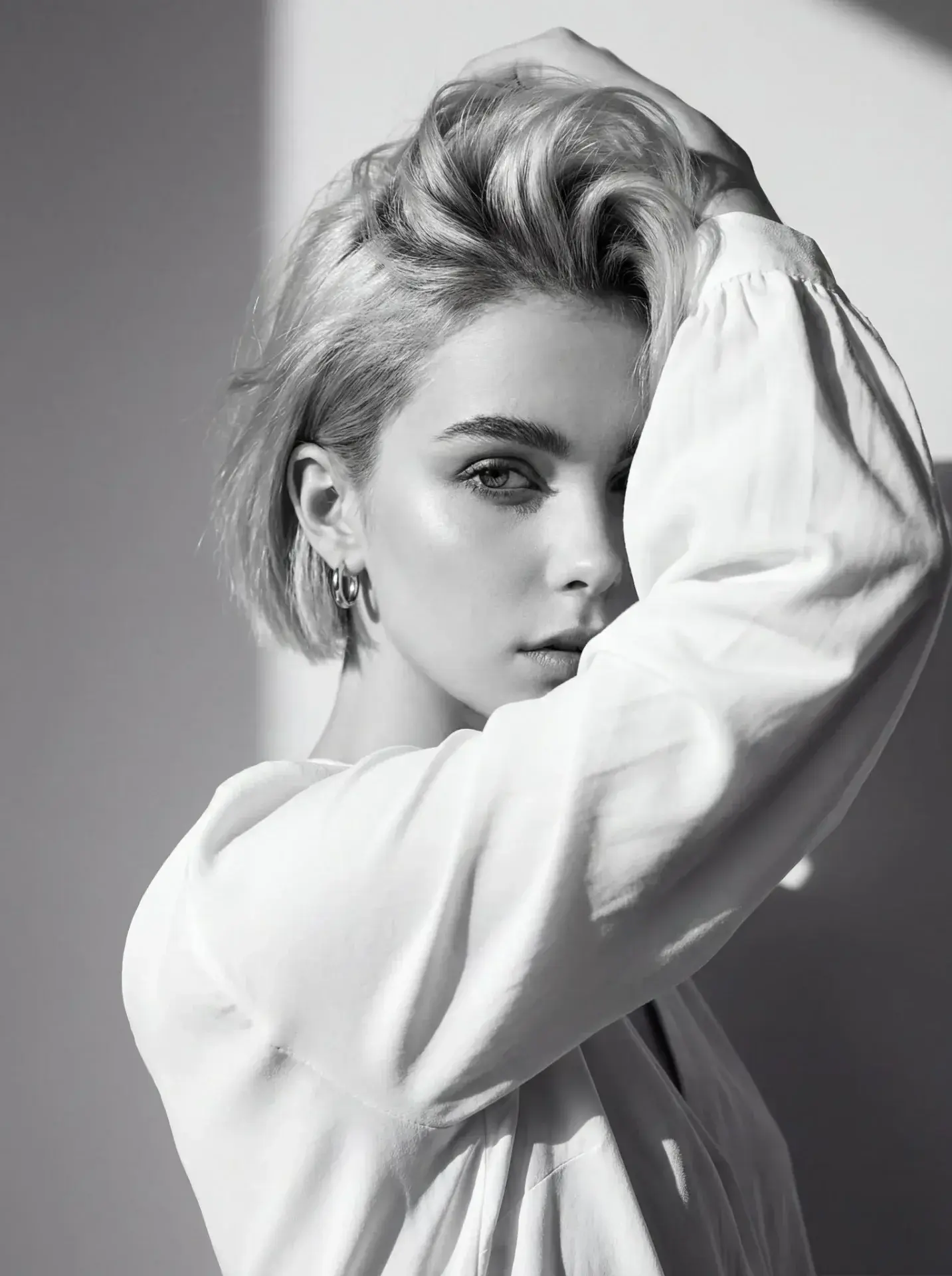 Use The Attached Image Of The Model As Facial Reference And Physical Features Generate A Fashion And Beauty Prompt Featu