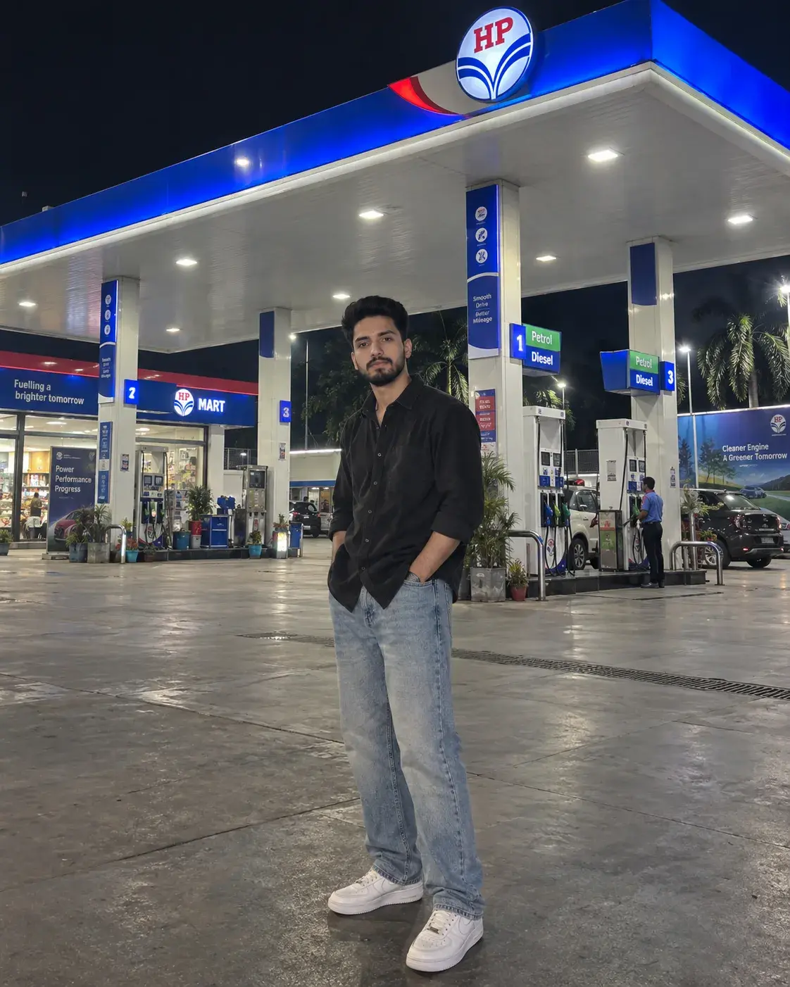 Viral Night Petrol Pump Prompt