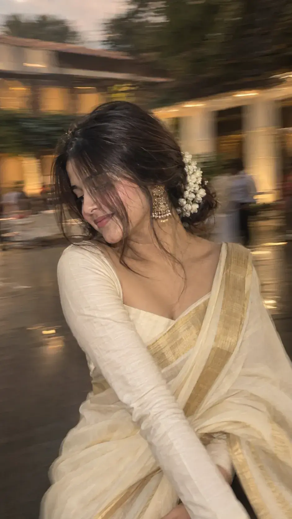 White Saree Motion Blur AI Photo Prompt For Girls.